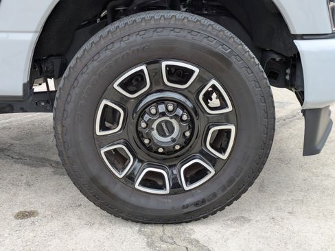 Used 2025 Ford F250 Platinum AWD/4WD image 11