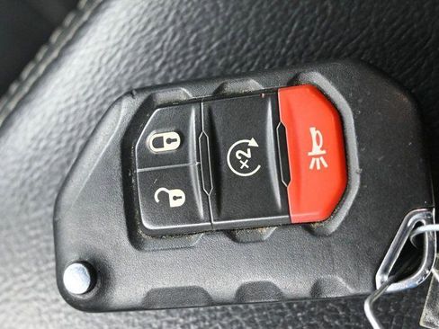 Used 2018 Jeep Wrangler Unlimited Sahara w/ Dual Top Group image 27