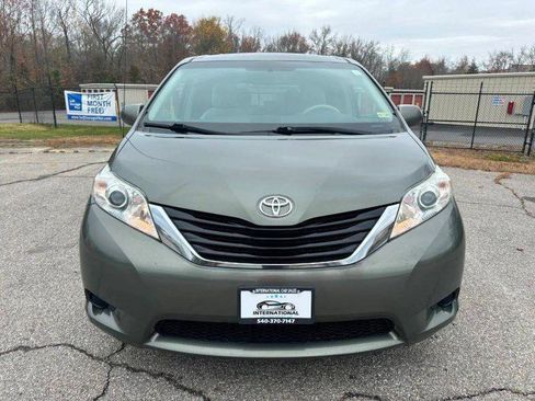 Used 2011 Toyota Sienna LE w/ Towing Pkg FWD image 3