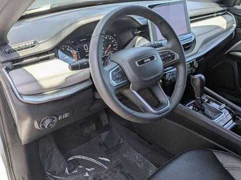 Used 2025 Jeep Compass Limited AWD/4WD image 9