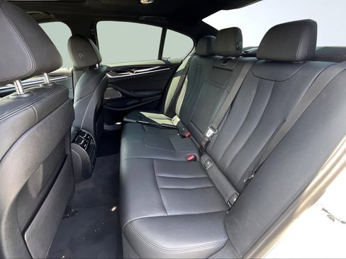 Used 2020 BMW 530i w/ Convenience Package image 26