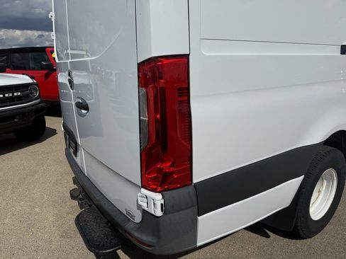 Used 2019 Freightliner Sprinter 2500 image 27