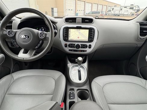 Used 2017 Kia Soul EV + w/ Sun & Fun Package image 26