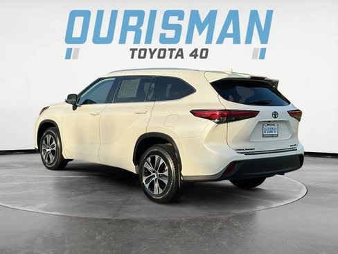 Used 2021 Toyota Highlander XLE AWD/4WD image 5