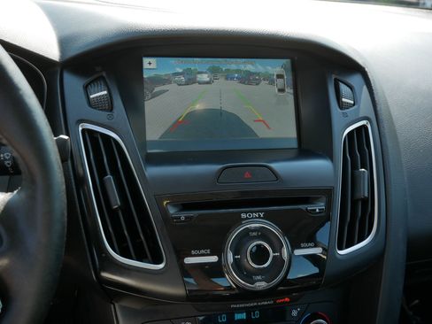 Used 2017 Ford Focus SEL w/ Cold Weather Package FWD image 31