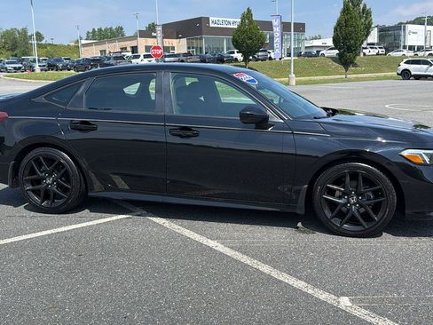 Used 2025 Honda Civic Sport image 3