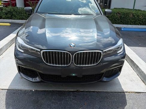 Used 2019 BMW 740i w/ Executive Package RWD image 2