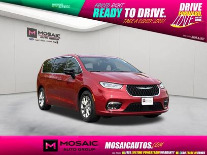Used 2026 Chrysler Pacifica Limited