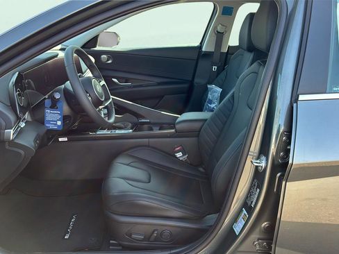 New 2026 Hyundai Elantra Limited FWD image 12