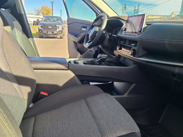 Used 2023 Nissan Rogue SV AWD/4WD image 18
