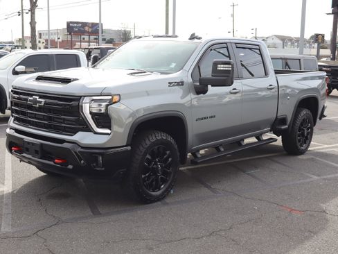 Used 2025 Chevrolet Silverado 2500 LT w/ Trail Boss Package image 5