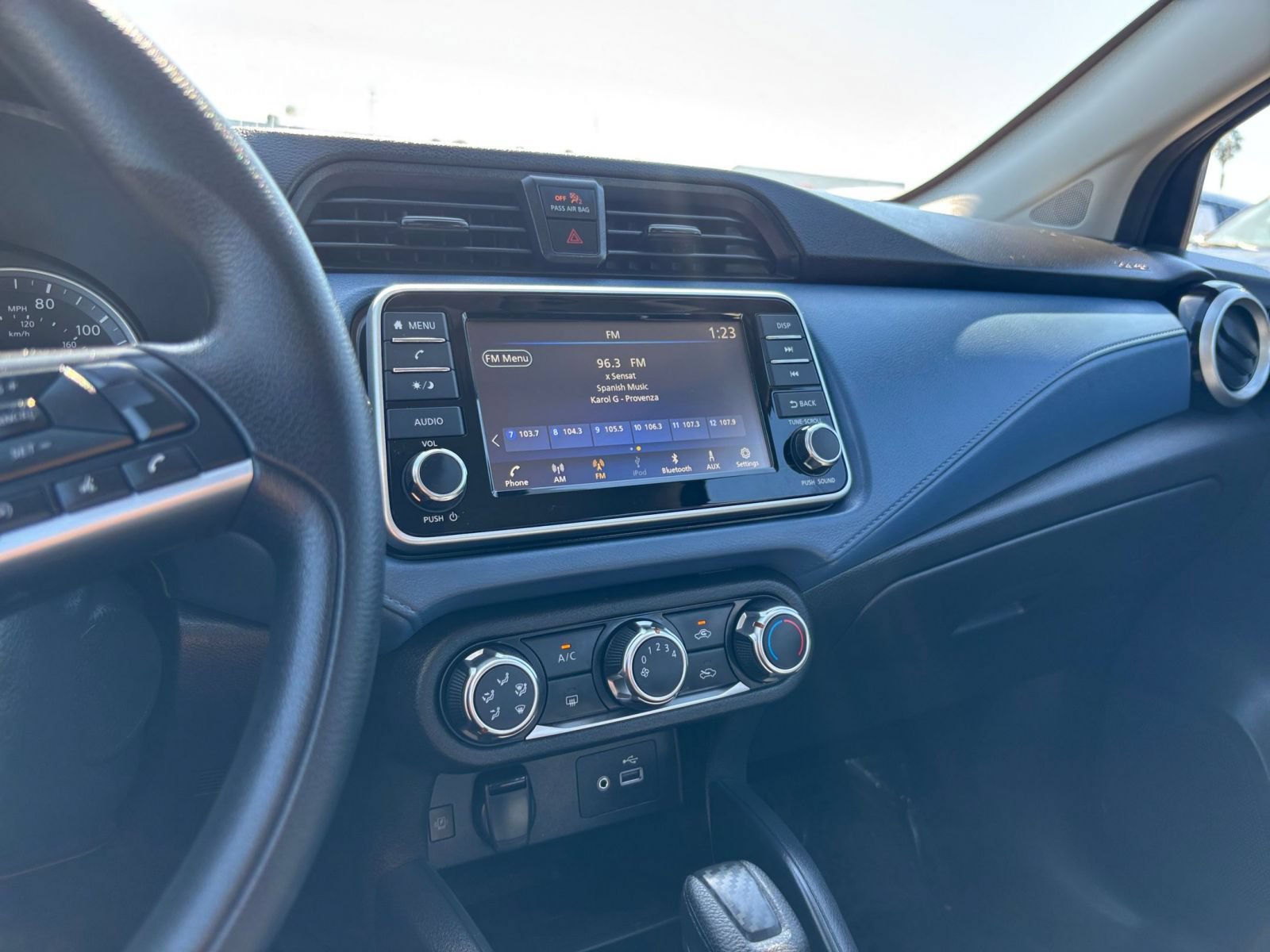 Used 2025 Nissan Versa SV FWD image 19