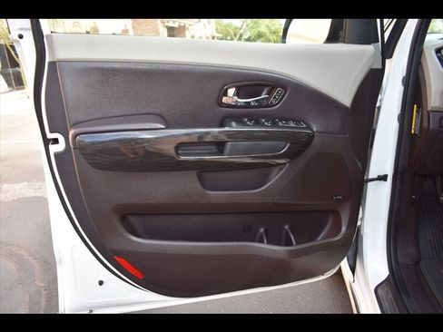 Used 2018 Kia Sedona SX Limited FWD image 18
