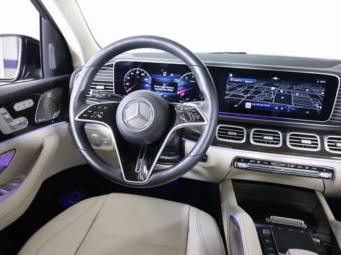Used 2025 Mercedes-Benz GLS 450 4MATIC image 43