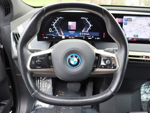 Used 2022 BMW iX xDrive50 w/ Sport Package AWD/4WD image 29