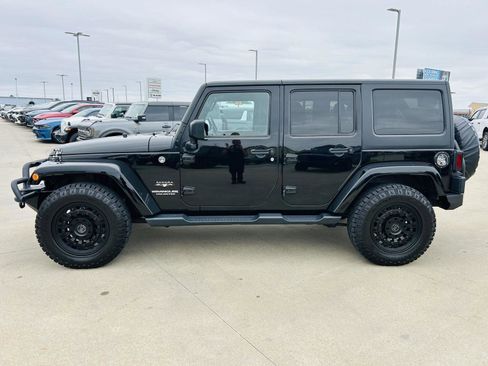 Used 2016 Jeep Wrangler Unlimited Sahara w/ Max Tow Package AWD/4WD image 28