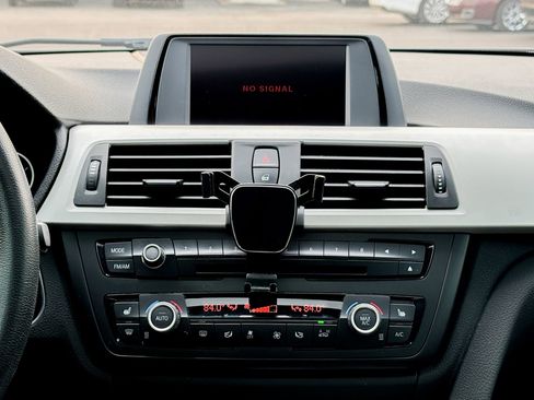 Used 2014 BMW 320i xDrive Sedan image 28