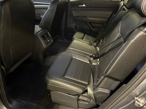 Certified 2022 Volkswagen Atlas SE image 16