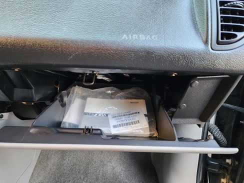 Used 2005 Saturn Vue AWD V6 w/ Comfort Pkg image 39