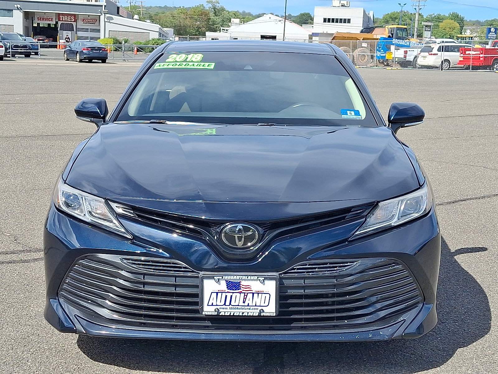 Used 2018 Toyota Camry LE w/ Convenience Package FWD image 2
