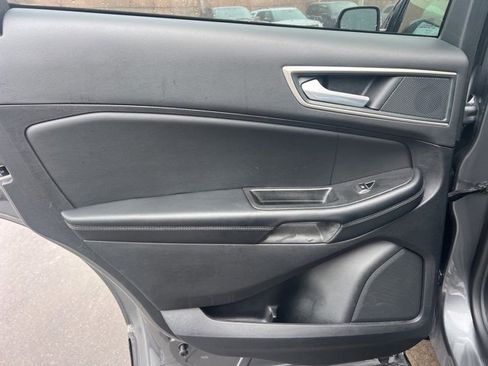 Used 2024 Ford Edge SEL w/ Convenience Package image 18