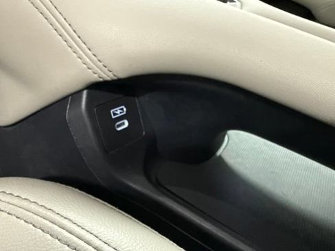 Certified 2024 Honda HR-V EX-L image 38
