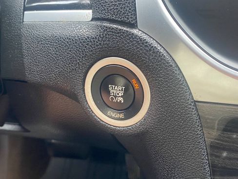 Used 2016 Chrysler 300 Limited RWD image 23