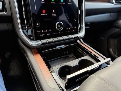 New 2025 GMC Yukon XL Denali w/ Denali Reserve Package AWD/4WD image 33