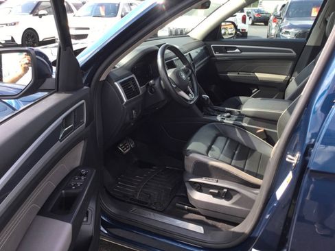 Used 2023 Volkswagen Atlas SEL Premium R-Line AWD/4WD image 3