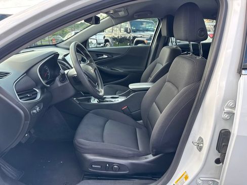Used 2024 Chevrolet Malibu LT FWD image 11