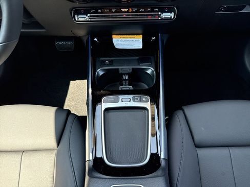 Certified 2025 Mercedes-Benz GLB 250 4MATIC image 24