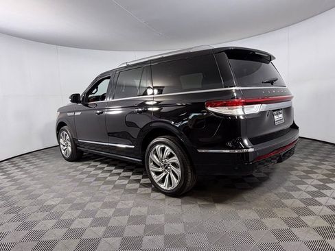 Used 2024 Lincoln Navigator Reserve image 9