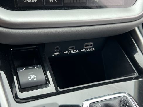 Certified 2025 Subaru Outback Premium image 30