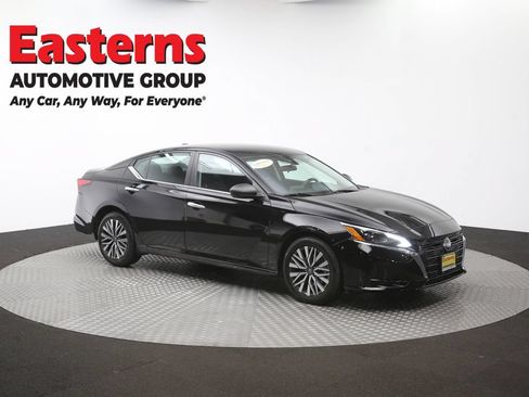Used 2024 Nissan Altima 2.5 SV FWD image 48