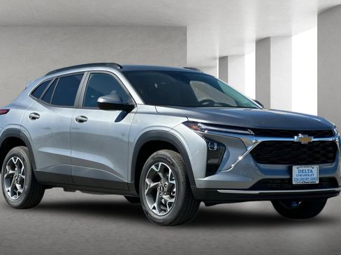 New 2026 Chevrolet Trax LT FWD image 1