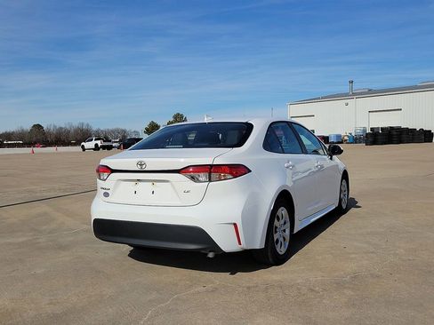Used 2025 Toyota Corolla LE image 5