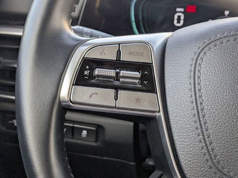Used 2025 Kia Telluride S FWD image 16