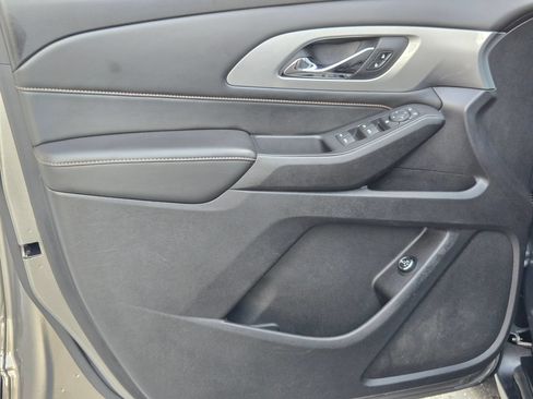 Used 2018 Chevrolet Traverse LT FWD image 20
