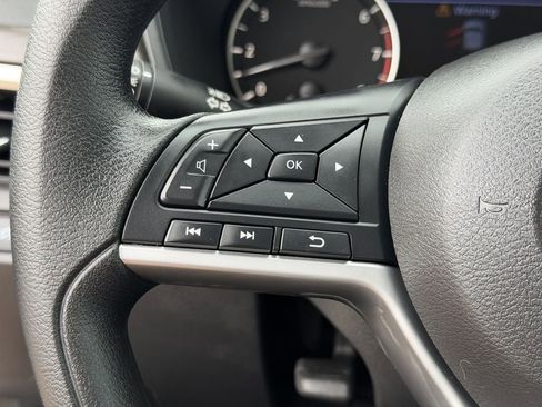 Used 2025 Nissan Altima 2.5 SV FWD image 23
