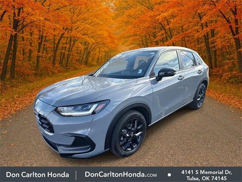 Used 2025 Honda HR-V Sport image 3