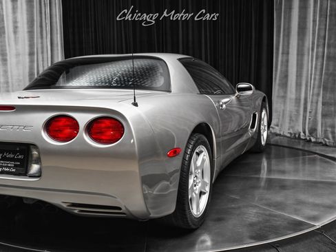 Used 1999 Chevrolet Corvette Coupe w/ Lighting Pkg RWD image 30