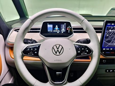 New 2025 Volkswagen ID. Buzz 1st Edition image 9