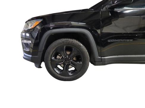 Used 2020 Jeep Compass Latitude image 23