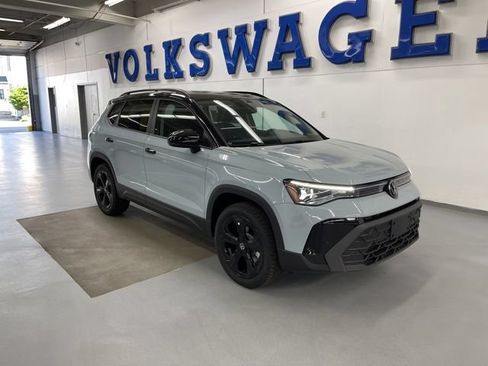 New 2026 Volkswagen Taos SE AWD/4WD image 5