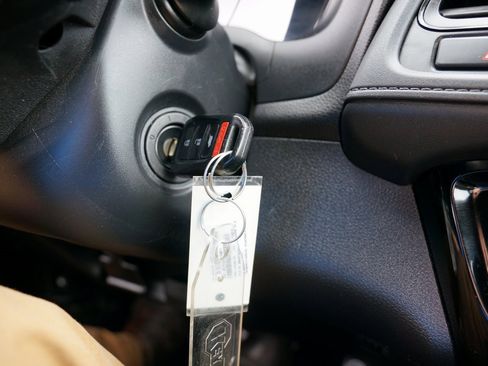 Used 2022 Honda HR-V Sport image 2