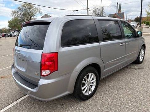Used 2012 Dodge Grand Caravan SXT image 11
