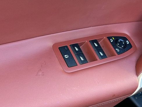 Used 2024 BMW iX xDrive50 w/ Premium Package image 11