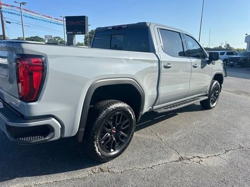 Used 2025 GMC Sierra 1500 AT4 w/ AT4 Premium Package AWD/4WD image 4