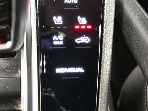 Used 2021 Porsche Cayenne AWD/4WD image 32