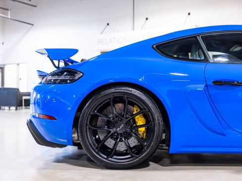 Used 2022 Porsche 718 Cayman GT4 RWD image 25